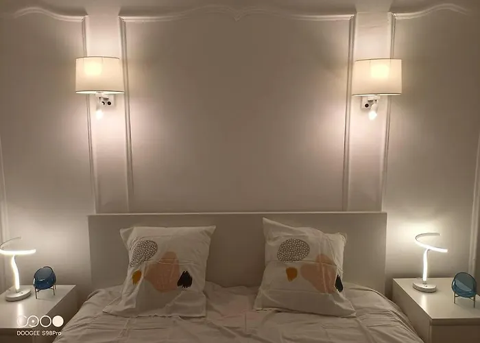 Aramis Colibri 72m2, Lit King-size, Baignoire Duo Non Professionnel Paříž