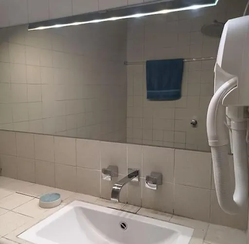 Aramis Colibri 72m2, Lit King-size, Baignoire Duo Non Professionnel *